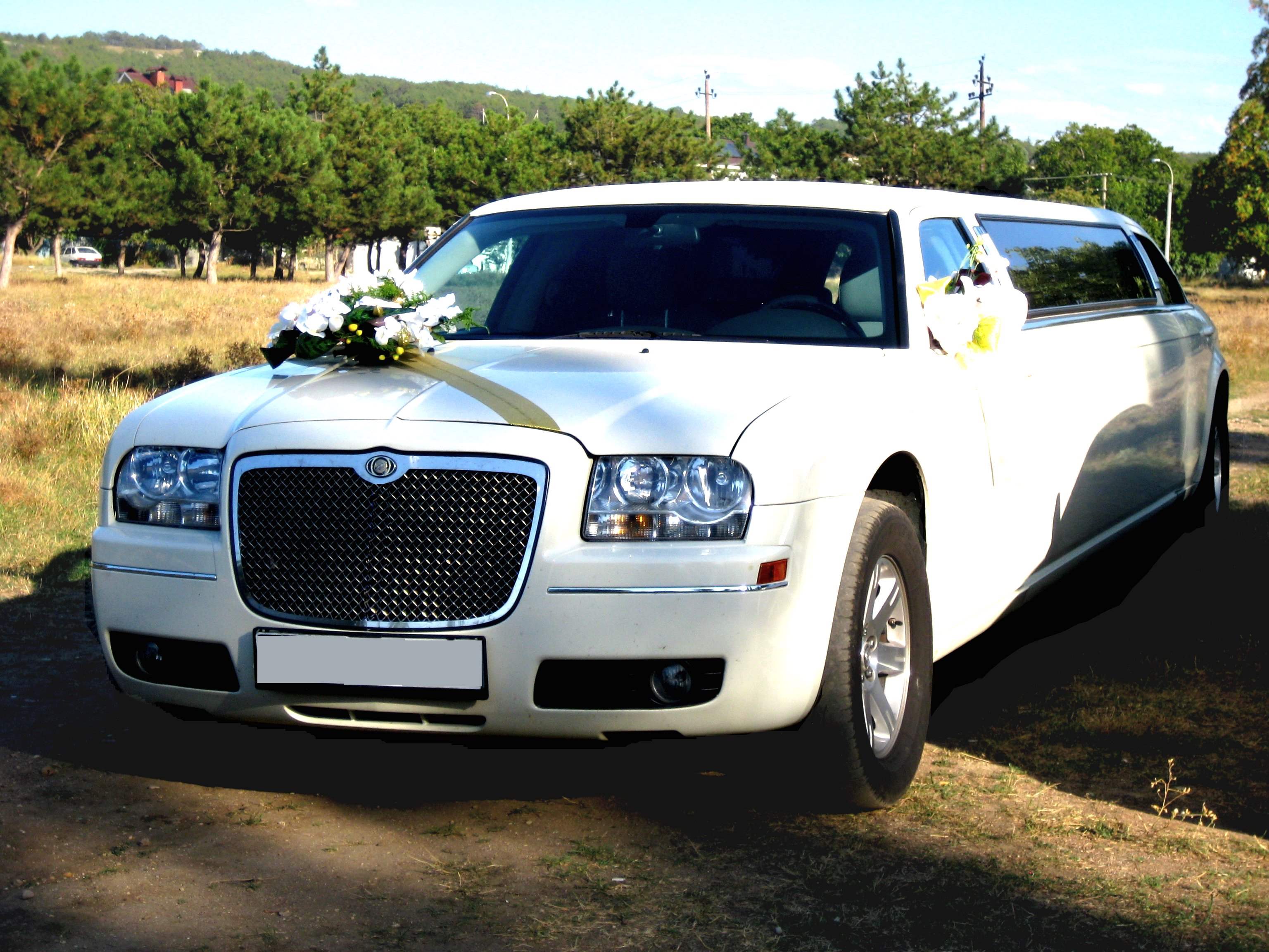 Лимузин Крайслер 300c на свадьбу - фото